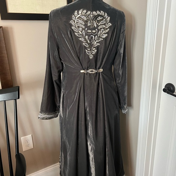 Kimono style Velvet Coat with silver sequins and embroidery - Picture 3 of 3